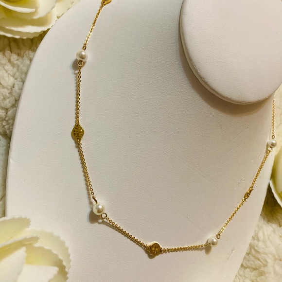 ✨HP✨Tory Burch Pearl And Logo Necklace - Picture 2 of 11